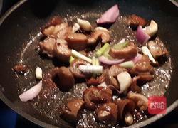 干锅肥肠的做法图解4