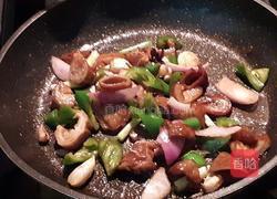 干锅肥肠的做法图解5