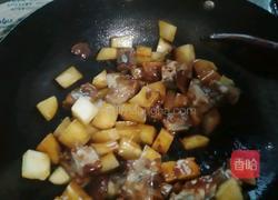 土豆烧排骨的做法图解12