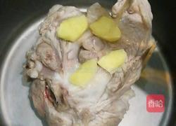 冬瓜薏米筒骨汤的做法图解4