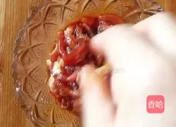 Illustration of how to make appetizing wild rice noodles 8