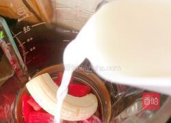 西瓜香蕉奶昔的做法图解3