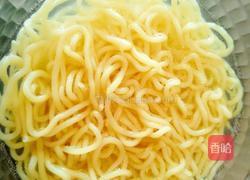 清爽拌面的做法图解1