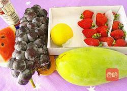 水果拼盘沙拉的做法图解1
