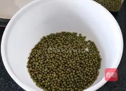 Illustration of how to make mung bean soup 1