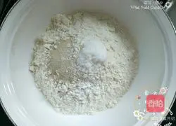 Illustration of how to make sesame sauce and salt and pepper rolls 2