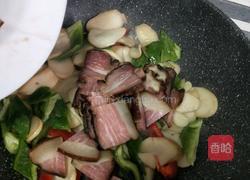 杏鲍菇炒腊肉的做法图解12