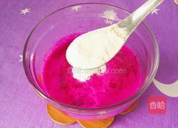 火龙果牛奶煎饼（花形）的做法图解6