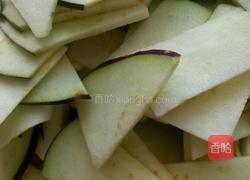 青椒炒茄子的做法图解1