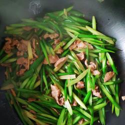 蒜苗炒肉的做法[图]