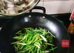 蒜苗炒肉的做法图解5