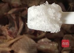 防风草炖老鸡的做法图解7