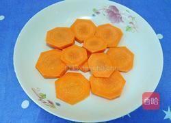 胡萝卜西瓜奶昔的做法图解2