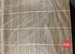 红龙果香蕉寿司的做法图解6