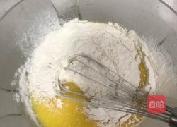 戚风蛋糕的做法图解4