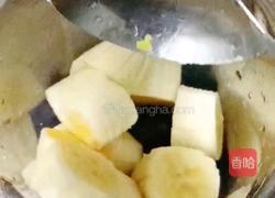 蓝莓香蕉奶昔的做法图解4