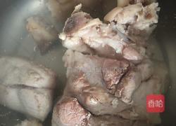 清补凉炖猪蹄的做法图解2