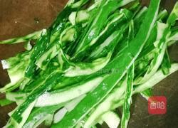 黄瓜鸡蛋软饼的做法图解2