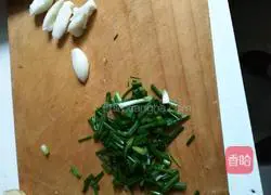 Illustration of how to make sweet and sour hand-shred cabbage 2