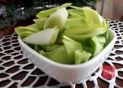 青蒜小炒肥肠的做法图解2