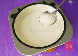 草莓牛奶糕的做法图解4