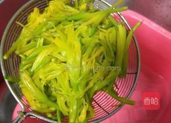 凉拌黄花菜的做法图解7