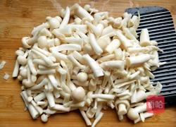 蚝油海鲜菇的做法图解2