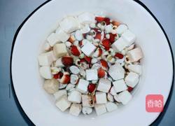 薏米 红豆 芡实 茯苓 山药 骨头汤的做法图解4