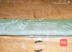 Illustration of hand-rolled spinach noodles 9