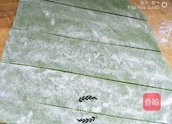 手擀菠菜面条的做法图解11