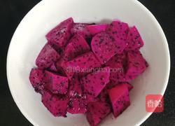 火龙果鸡蛋软饼的做法图解1