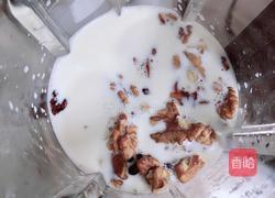 黑玉米核桃牛奶饮的做法图解5