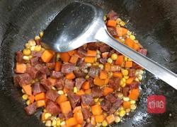 香肠焖饭的做法图解4