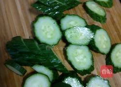 黄瓜香蕉润肠果汁的做法图解3