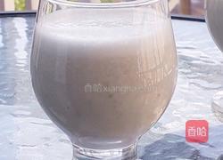香蕉奶昔的做法图解6