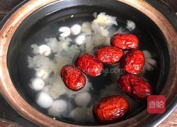 红枣莲子银耳汤的做法图解8