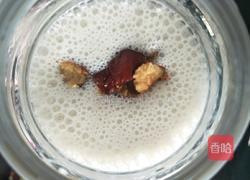 香蕉大枣核桃奶的做法图解3