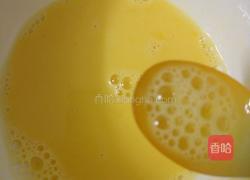 宝宝辅食～～蛋黄羹(建议宝宝7个月左右)的做法图解3