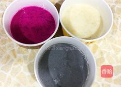 香蕉、火龙果、黑芝麻松饼的做法图解1