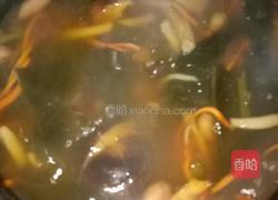 独创虫草花山药什锦海鲜菇菌汤的做法图解4