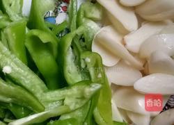 青椒炒西蓝花的做法图解2