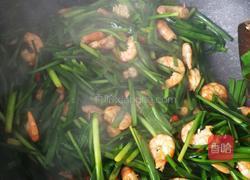 韭菜炒虾仁的做法图解10