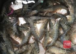 蒜香串串虾的做法图解1