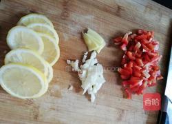 酸柠檬焖鸡翅豆腐的做法图解2