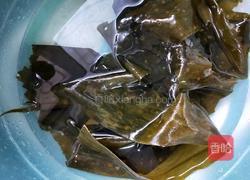 海带排骨汤的做法图解1