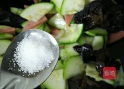 西葫芦火腿小炒的做法图解5