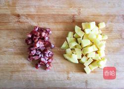 土豆腊肠焖饭的做法图解2