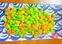 毛豆炒虾仁的做法图解3