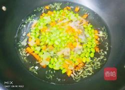 毛豆炒虾仁的做法图解2