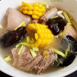 家常玉米排骨汤的做法[图]